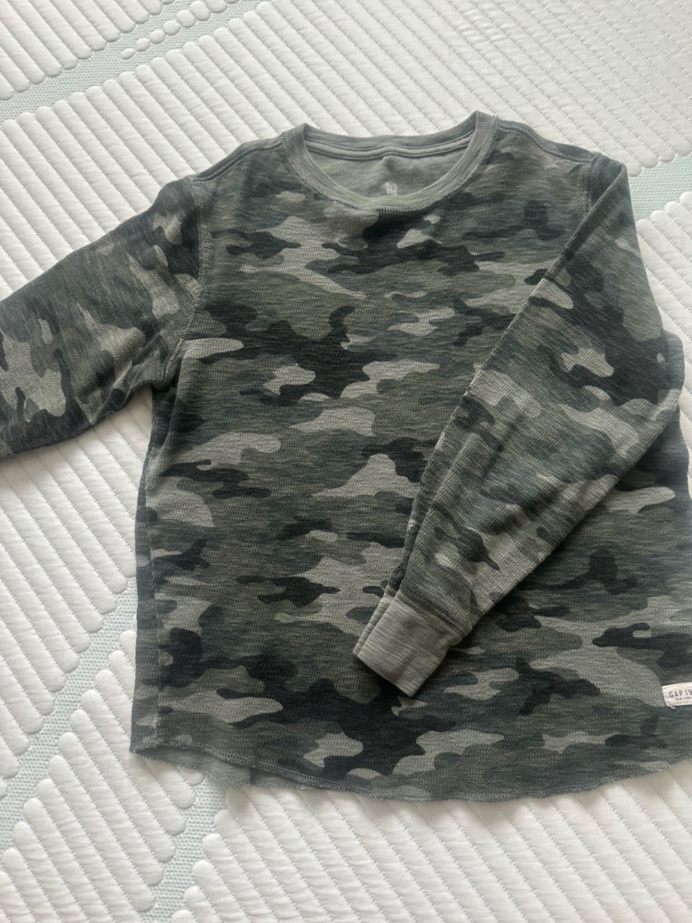 (lot of 2) Long-Sleeve Thermal/Waffle Knit Kids Tops
